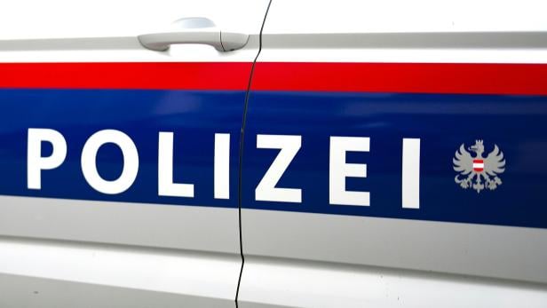 Salzburger soll von zwei Unbekannten aus Auto gezerrt worden sein